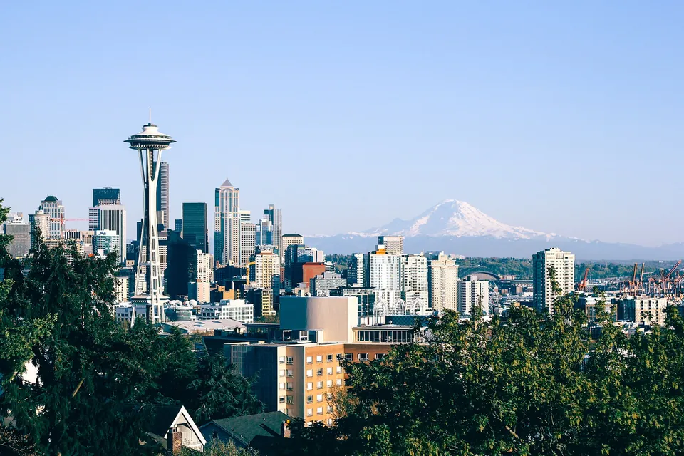 Seattle skyline and Mount Rainier from Kerry Park