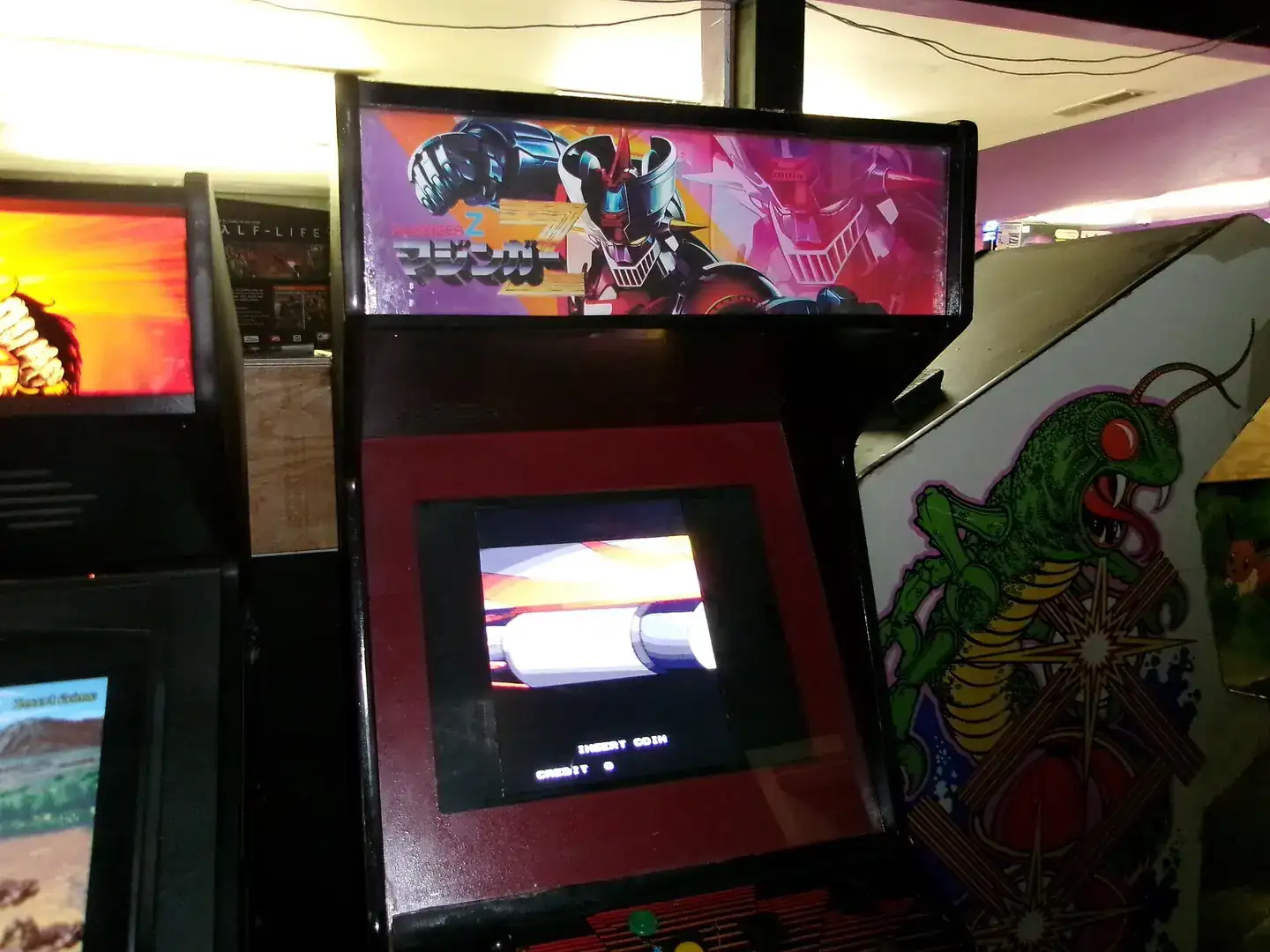 A Mazinger Z arcade cabinet